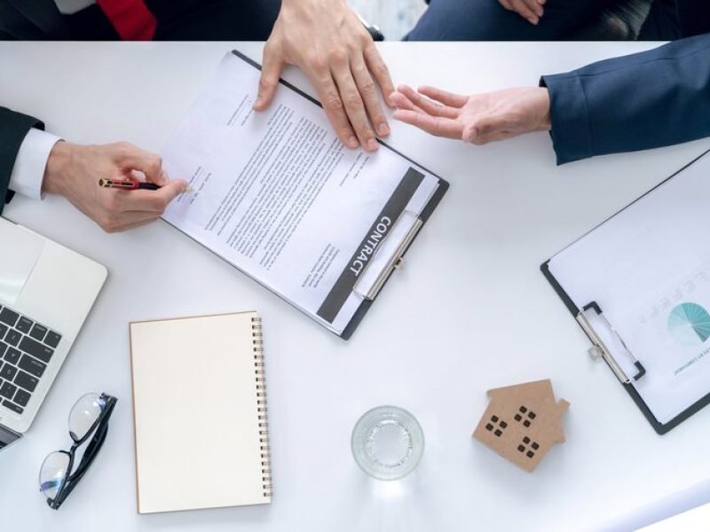 businessman-home-buyer-customer-had-agree-deal-signed-contract-sale-real-estate_36650-267